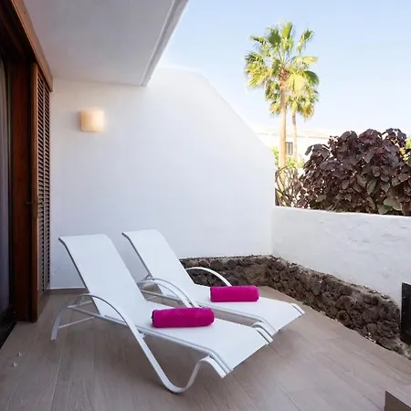 Apartment Parque Santiago 1, Brand New With Heated Pool! Playa de las Americas (Tenerife)